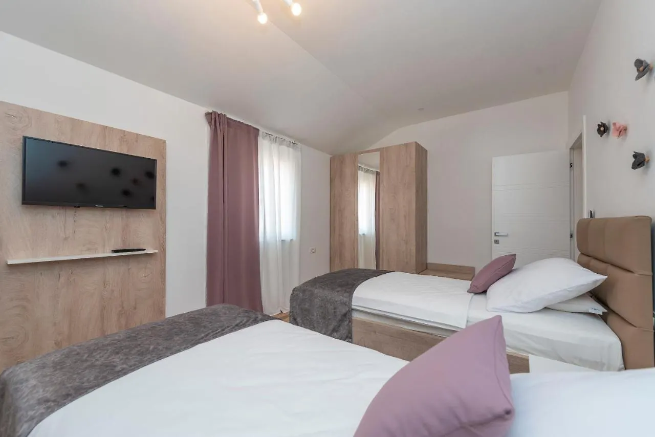 Luxury Apartments - La Vir 1 & 2 Ferienhaus
