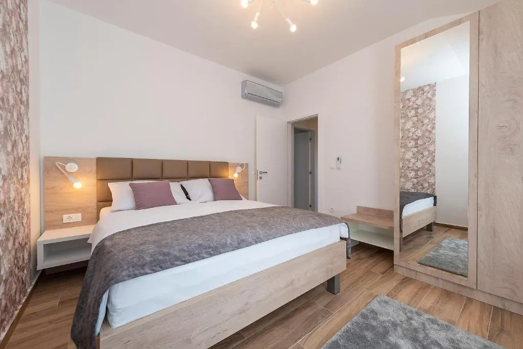 Luxury Apartments - La Vir 1 & 2 Ferienhaus