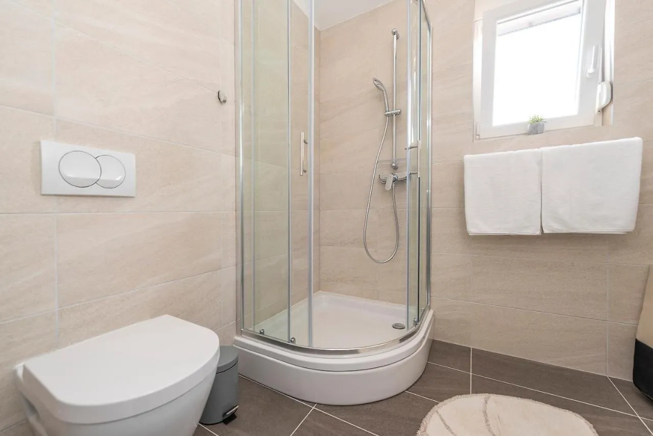 Luxury Apartments - La Vir 1 & 2