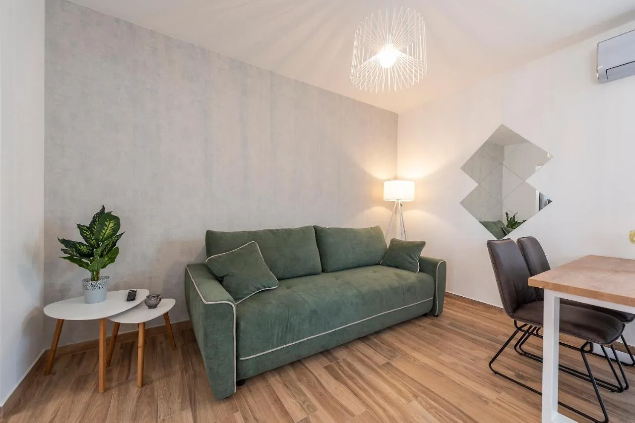 Luxury Apartments - La Vir 1 & 2