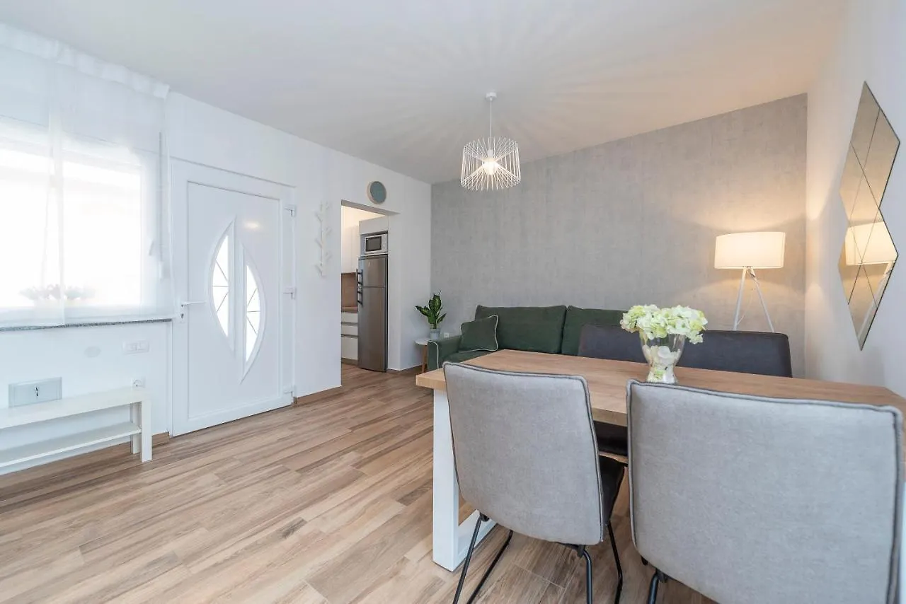 Luxury Apartments - La Vir 1 & 2 Ferienhaus